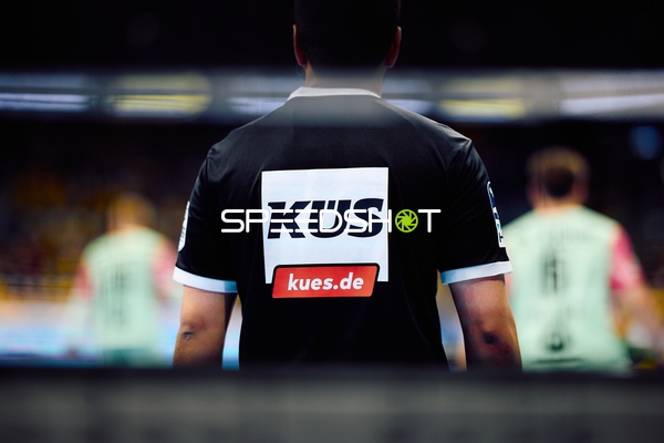 Handballspieler in der Halle