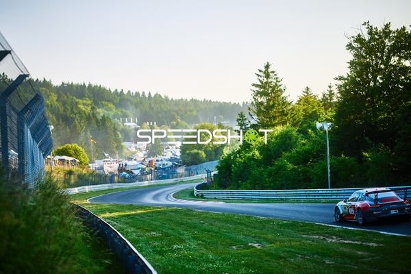 Rennfahrzeug auf der Nordschleife