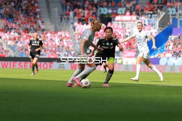 Zweikampf im Mittelfeld