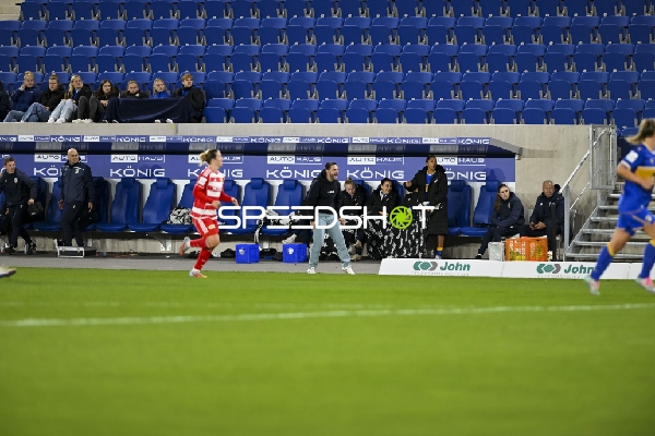 Trainer an der Seitenlinie