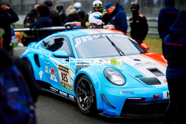 925, Hofor Racing by Bonk Motorsport in Box