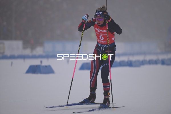 Sprint der Frauen: Ingrid Landmark TANDREVOLD (6; Biathlon Frauen) in Aktion