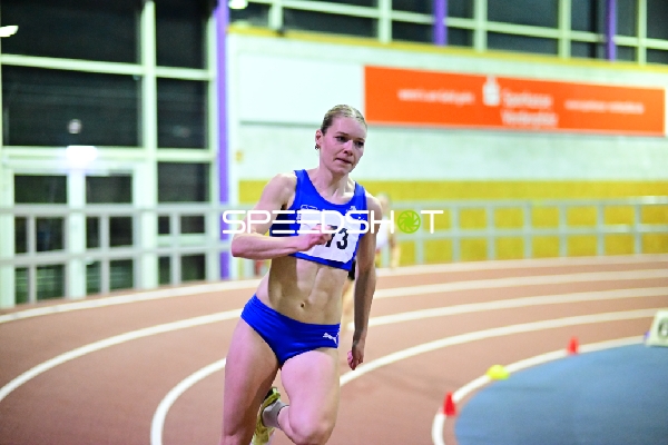 Pecht Luise (373; TSV SCHOTT Mainz) sprintet