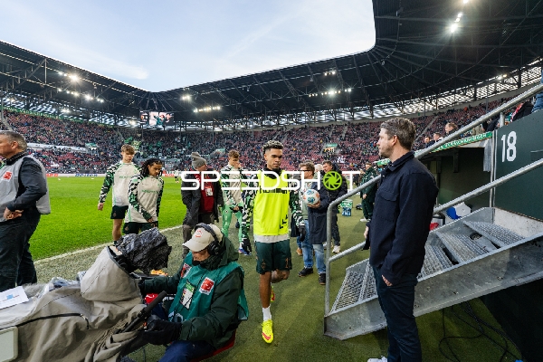 Spieler auf Spielfeldrand