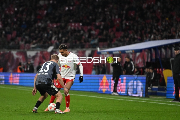 Zweikampf um den Ball