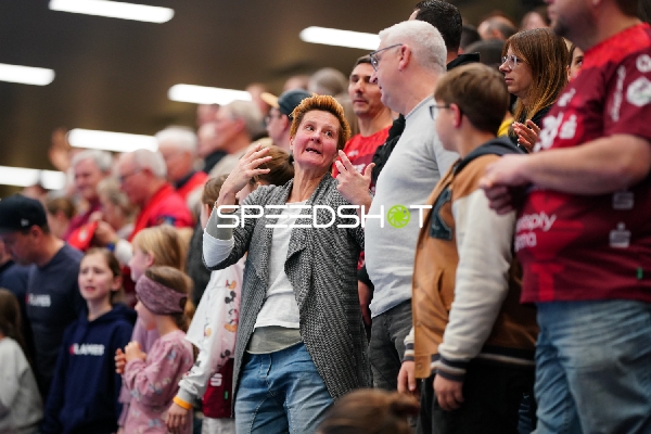 Fans in der Weststadthalle