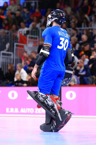 Torwart Timo BÜTLER (30; Schweiz) bereit