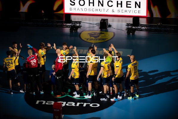 David More (15; Rhein Neckar Löwen) und Halil Jaganjac (45; Rhein Neckar Löwen) positionieren sich