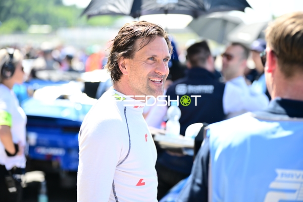 Fahrer im Fahrerpaddock