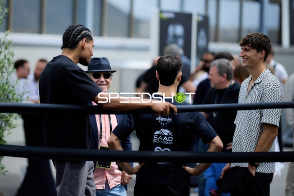 Ringside-Zone Face-Off in Heidelberg