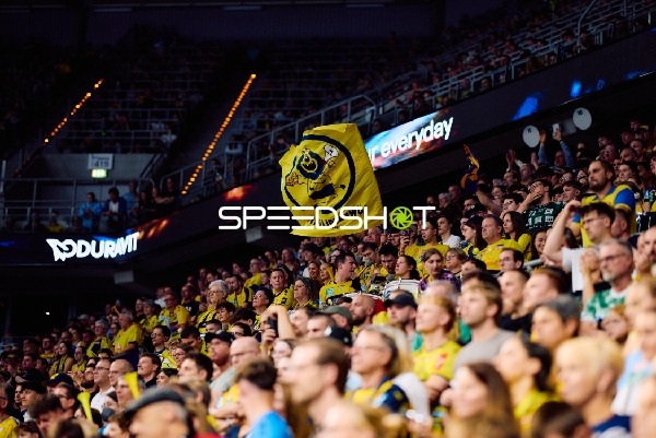 Fans in der SAP Arena