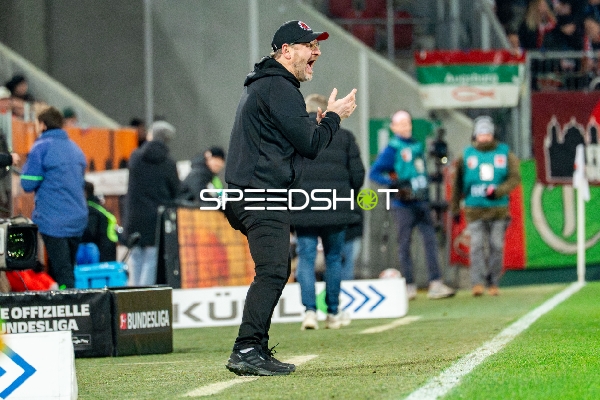 Trainer an der Seitenlinie