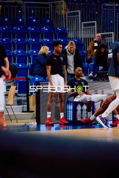 MLP Academics vs Brose Bamberg SNP DOME