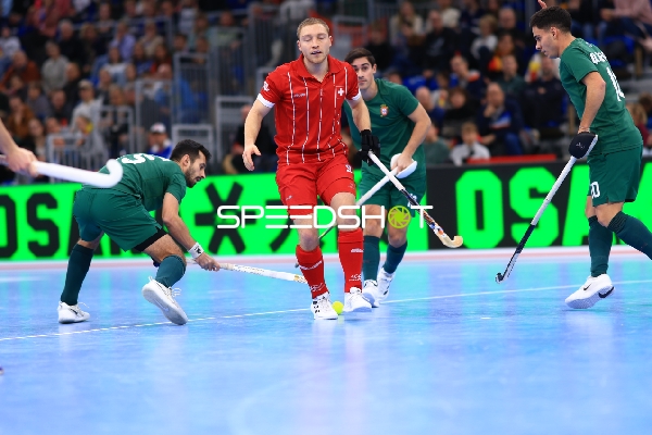 Loris GRANDCHAMP (10; Schweiz) im Ballbesitz