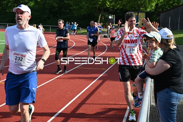 Läufer beim TVE Sommerlauf Edingen