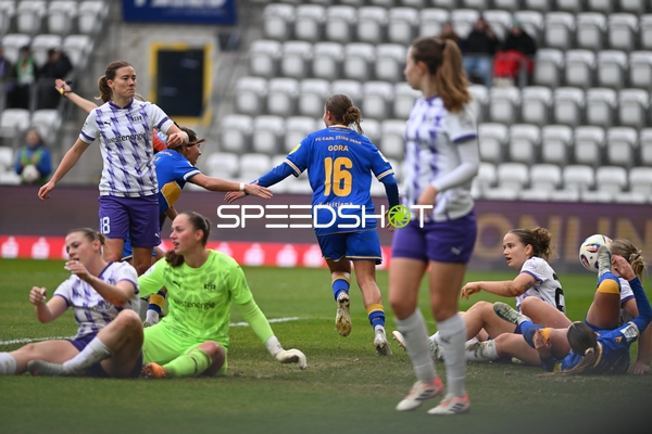 Tor Treffer von Lisa Gora (16, FC Carl Zeiss Jena) nach Intensiver Ballkampf im Strafraum.