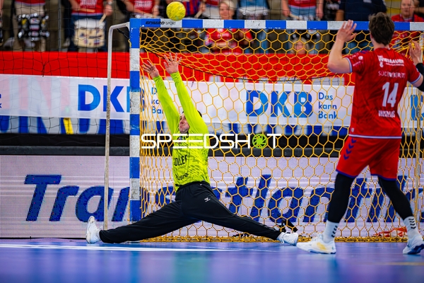 save Daniel Rebmann (94;SG BBM Bietigheim), Fynn Nicolaus (14;SG BBM Bietigheim)