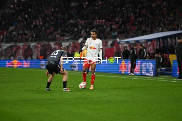 Zweikampf um den Ball