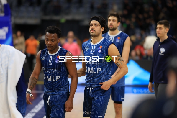 Szene mit Mateo Seric (21; MLP Academics Heidelberg) und Teamkollegen