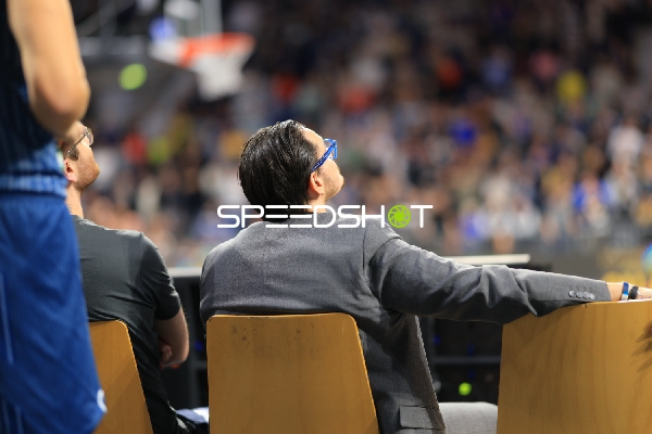 Offizielle am Spielfeldrand