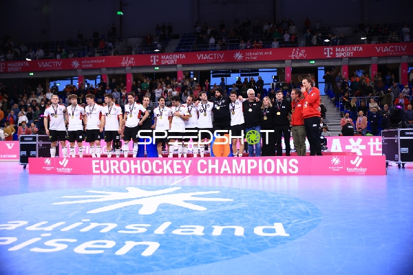 Sebastian EITENBERGER (5; Österreich) und Xaver HASUN (93; Österreich) feiern Titel