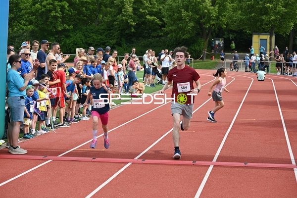 Spannender Zieleinlauf beim TVE Sommerlauf