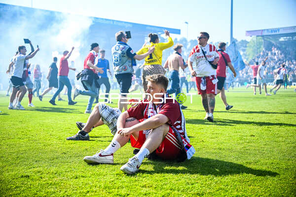 Fußball I Herren I Saison 2022-2023 I 2. Bundesliga I 34. Spieltag I SV Sandhausen 1916 - Hamburger SV I 28.05.2023 Fans des Hamburger Sportvereins am Jubeln, Bangen, Trauern und Beten
Ort: Sandhausen, Germany
Datum: 28.05.2023