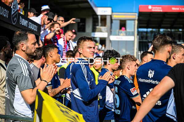 Fußball I Herren I Saison 2022-2023 I 2. Bundesliga I 34. Spieltag I SV Sandhausen 1916 - Hamburger SV I 28.05.2023 Die enttäuscht Mannschaft des HSV nach dem Spiel
Ort: Sandhausen, Germany
Datum: 28.05.2023