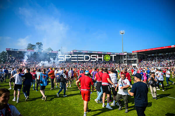 Fußball I Herren I Saison 2022-2023 I 2. Bundesliga I 34. Spieltag I SV Sandhausen 1916 - Hamburger SV I 28.05.2023 HSV Fans am Jubeln, Trauern und beten
Ort: Sandhausen, Germany
Datum: 28.05.2023