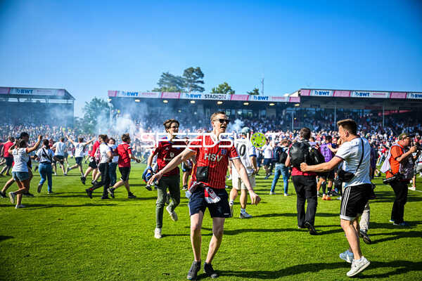 Fußball I Herren I Saison 2022-2023 I 2. Bundesliga I 34. Spieltag I SV Sandhausen 1916 - Hamburger SV I 28.05.2023 HSV Fans am Jubeln, Trauern und beten
Ort: Sandhausen, Germany
Datum: 28.05.2023