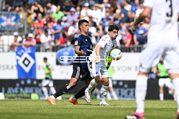 Fußball I Herren I Saison 2022-2023 I 2. Bundesliga I 34. Spieltag I SV Sandhausen 1916 - Hamburger SV I 28.05.2023 Ransford-Yeboah Königsdörffer (11, Hamburger SV) gegen Abu-Bekir El-Zein (6, SV Sandhausen 1916)
Ort: Sandhausen, Germany
Datum: 28.05.2023 - Ransford-Yeboah Königsdörffer