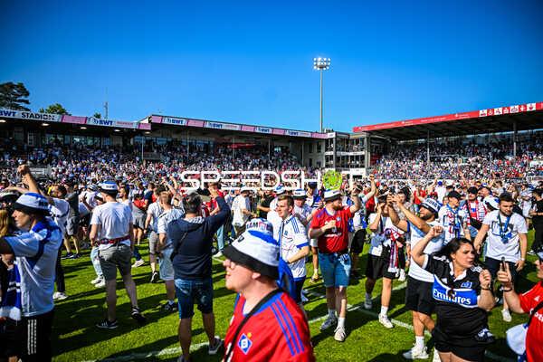 Fußball I Herren I Saison 2022-2023 I 2. Bundesliga I 34. Spieltag I SV Sandhausen 1916 - Hamburger SV I 28.05.2023 Fans des Hamburger Sportvereins am Jubeln, Bangen, Trauern und Beten
Ort: Sandhausen, Germany
Datum: 28.05.2023