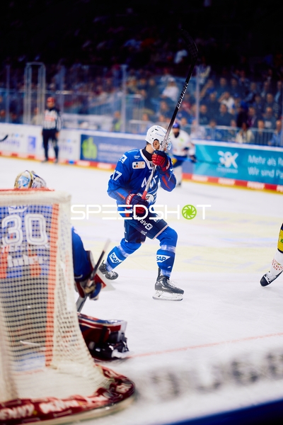 Abwehraktion vor dem Tor