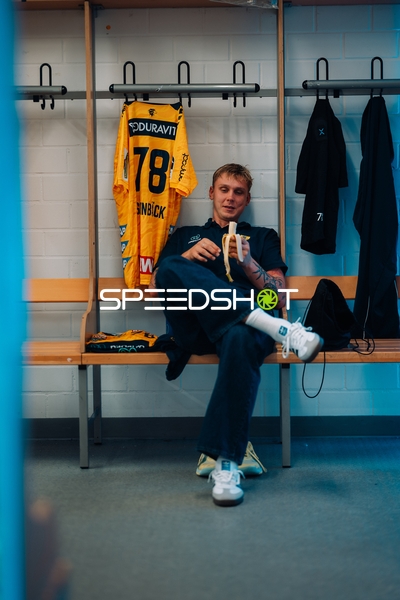 Edwin Aspenbäck (78; Rhein Neckar Löwen) in der Umkleide