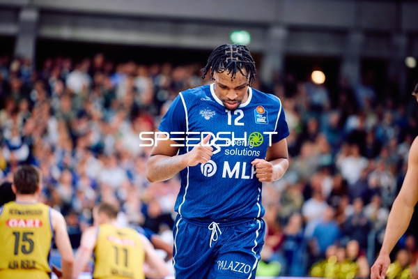 Spieler der MLP Academics konzentriert sich