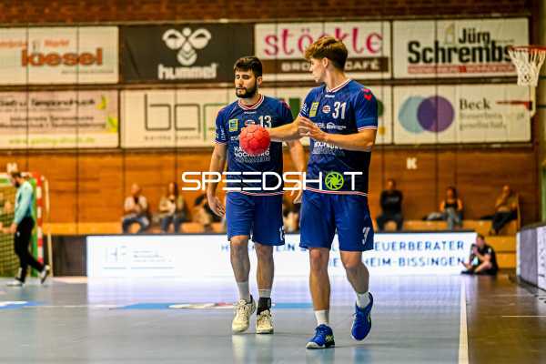 Handball I Herren I Saison 2023-2024 I DHB-Pokal I 3. Runde I SG BBM Bietigheim - TSV Hannover-Burgdorf I 04.10.2023 Juan de la Pena (13, SG BBM Bietigheim), Alexander Pfeifer (31, SG BBM Bietigheim)
Ort: Bietigheim-Bissingen, Germany
Datum: 04.10.2023 - la Pena Juan de, Juan de la Pena