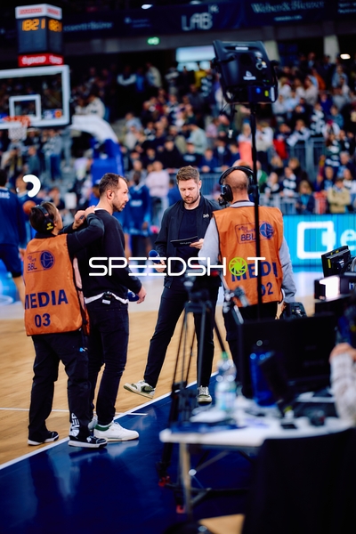 Mediencrew am Spielfeldrand