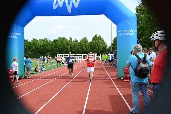 TVE Sommerlauf Edingen Zieleinlauf
