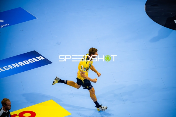 Mathias Larson (4; Rhein Neckar Löwen) jubelt nach Tor