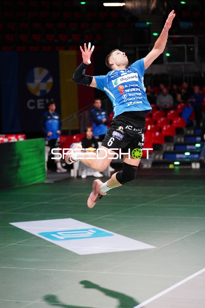 Jakob-Vilhelm Maikalu (9; BigBank Tartu) schmettert