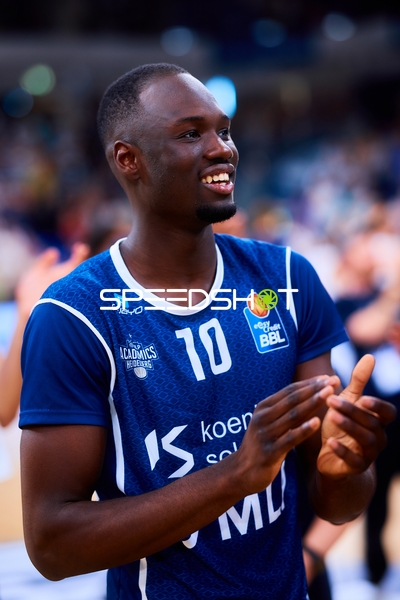 Applaus Bakary Dibba (10;MLP Academics Heidelberg)