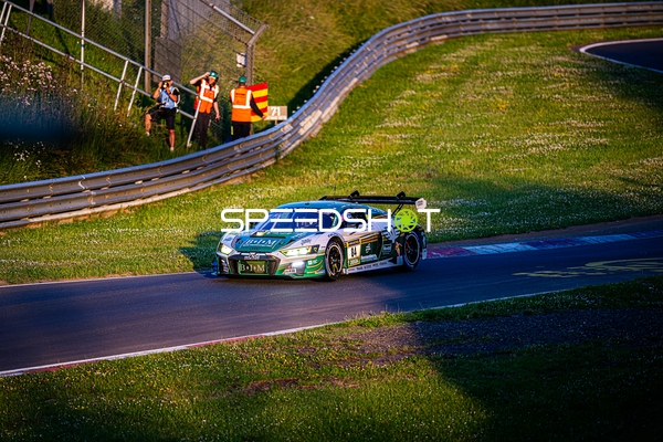 Rennfahrzeug auf der Rennstrecke