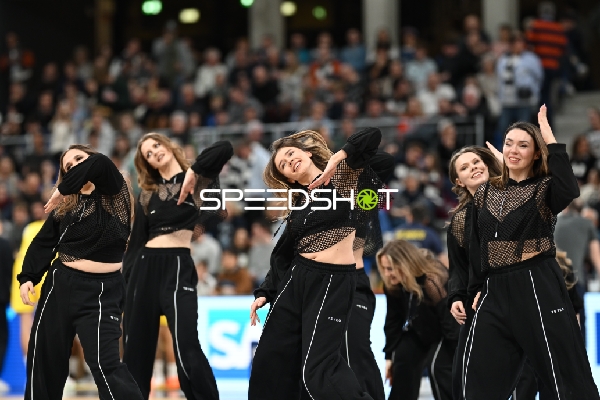 Tanzgruppe in Aktion