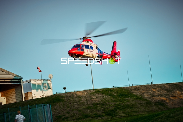 Rettungshubschrauber über Nürburgring