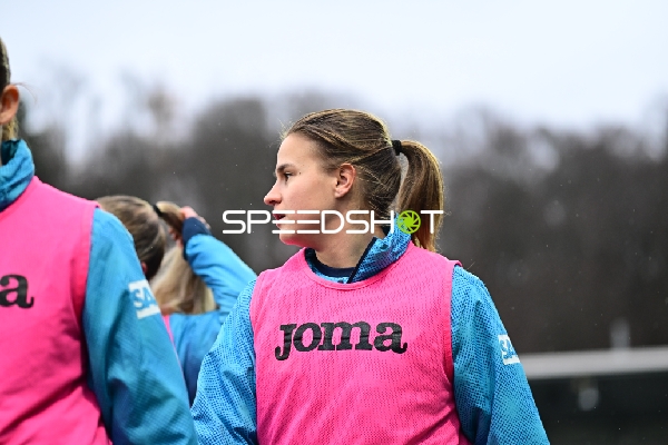 Spielerinnen beim Aufwärmen