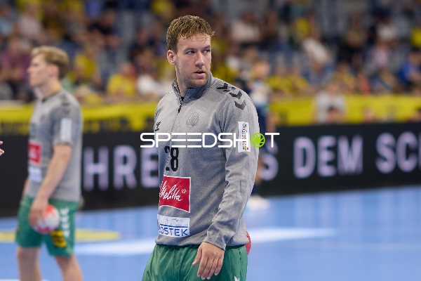 Handballspieler Tom Bergner (28; TSV GWD Minden) in Position