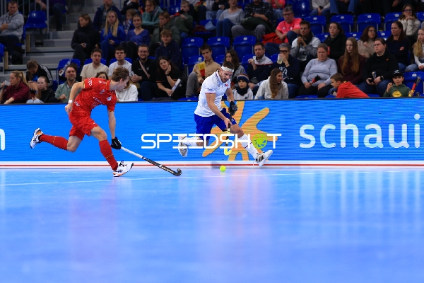 Lukas PLOCHÝ (17; Tschechien) mit Ball
