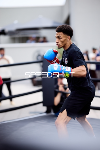 Ringside-Zone Face-Off