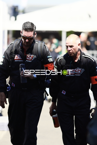 Mechaniker im Fahrerlager