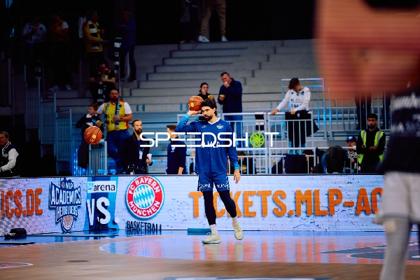 Aufwärmen der Spieler vor dem Spiel